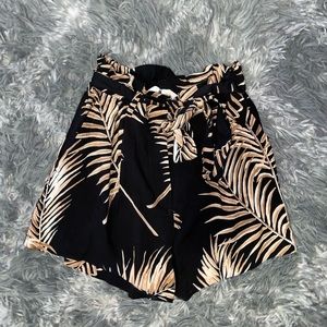 Hawaiian Print Loose Tie Front Shorts